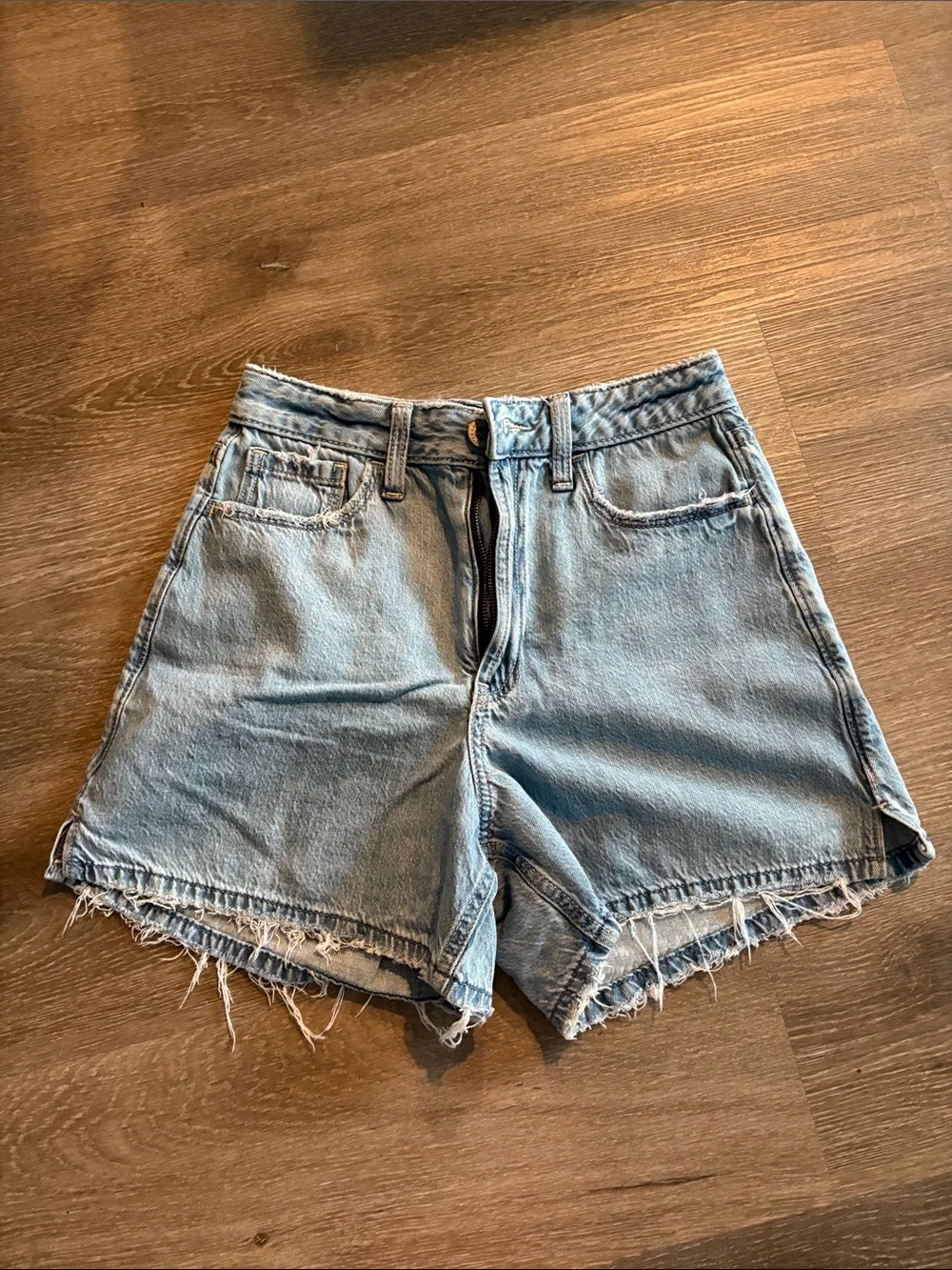 Hollister 90s High Rise Denim Shorts